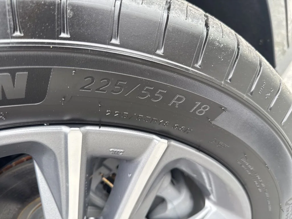 Used 2025 Black Acura Base image 33