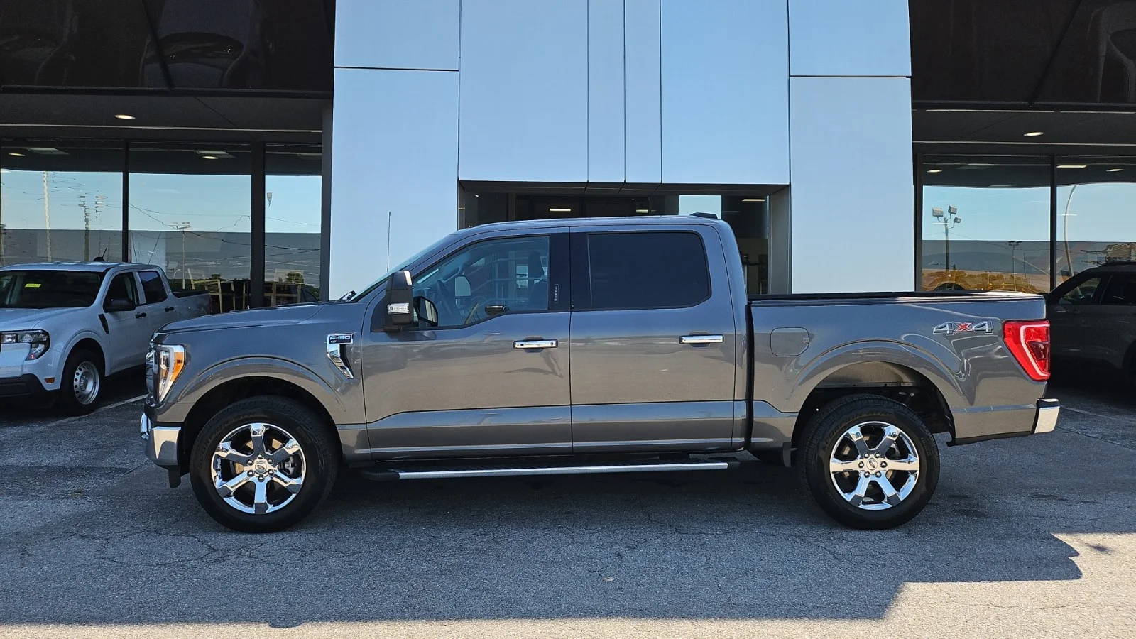 Used 2023 Gray Ford XLT image 2