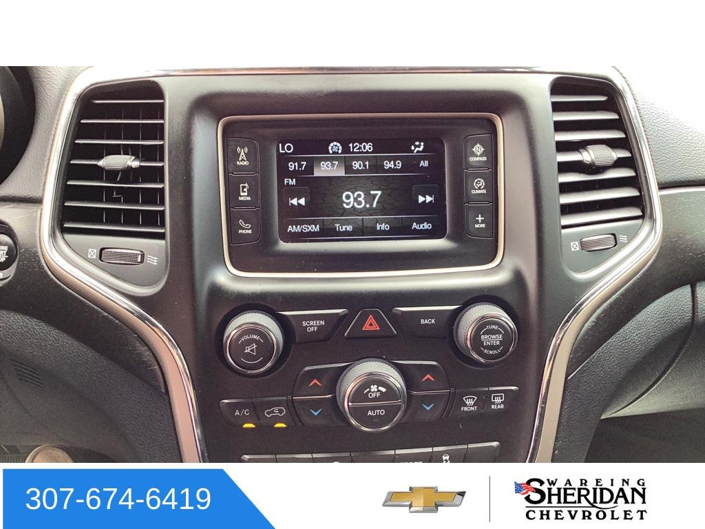 Used 2017 Gray Jeep Laredo image 10