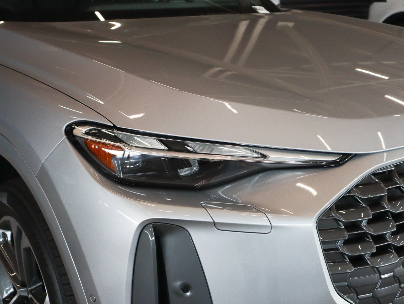 New 2026 Florett Silver Metallic Audi Premium image 27