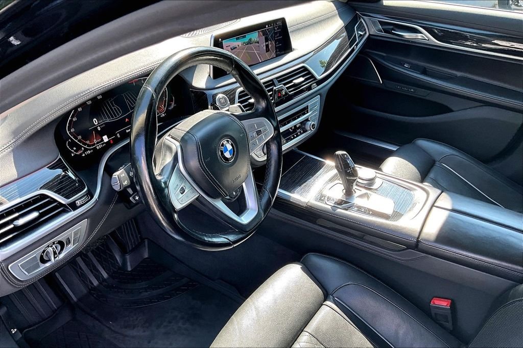 Used 2022 Black BMW 740i image 13
