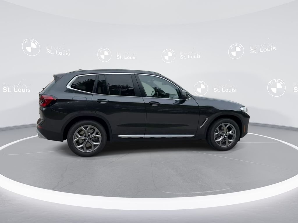 Used 2024 Gray BMW xDrive30i image 27