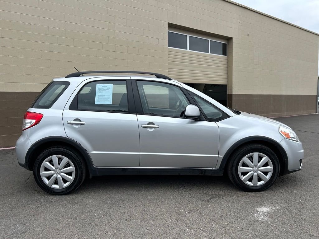 Used 2011 Silver Suzuki Premium image 3