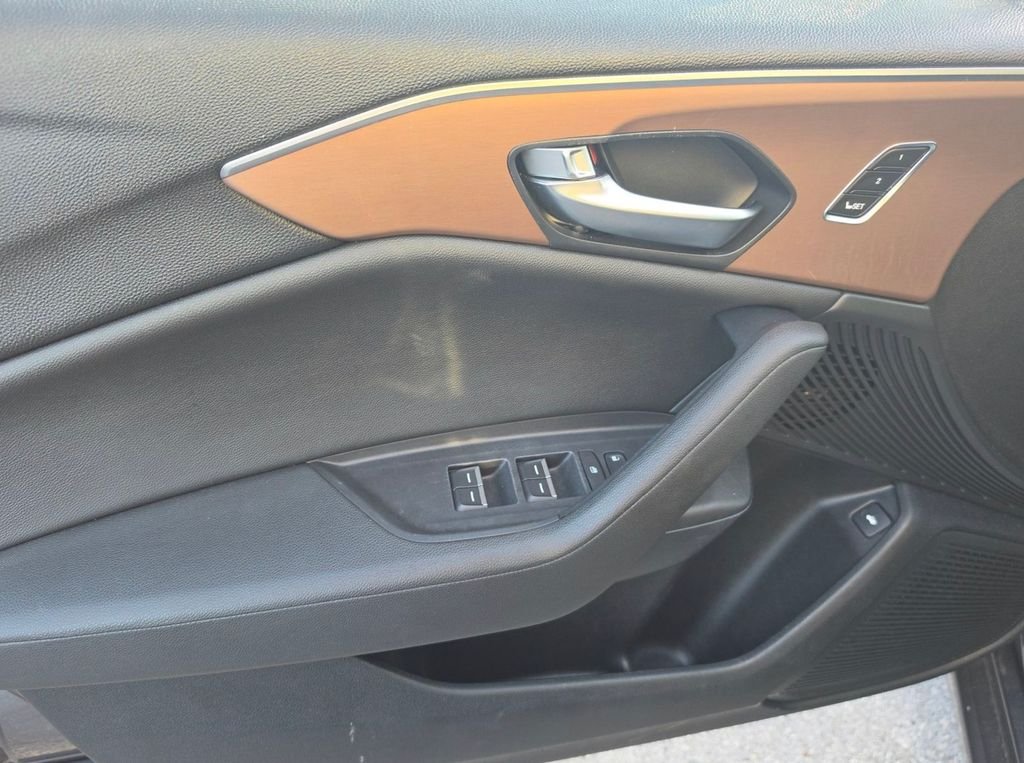 Used 2025 Gray Hyundai SEL image 11