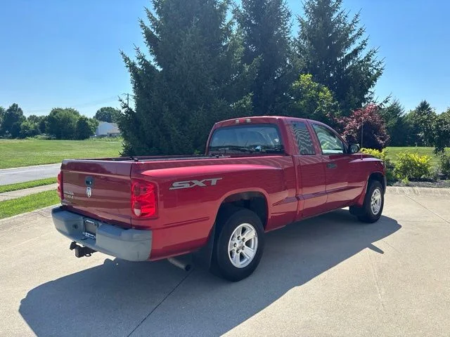 Used 2008 Red Dodge SXT image 5