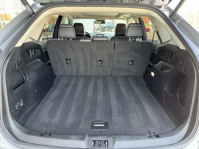 Used 2022 Silver Ford SEL image 49
