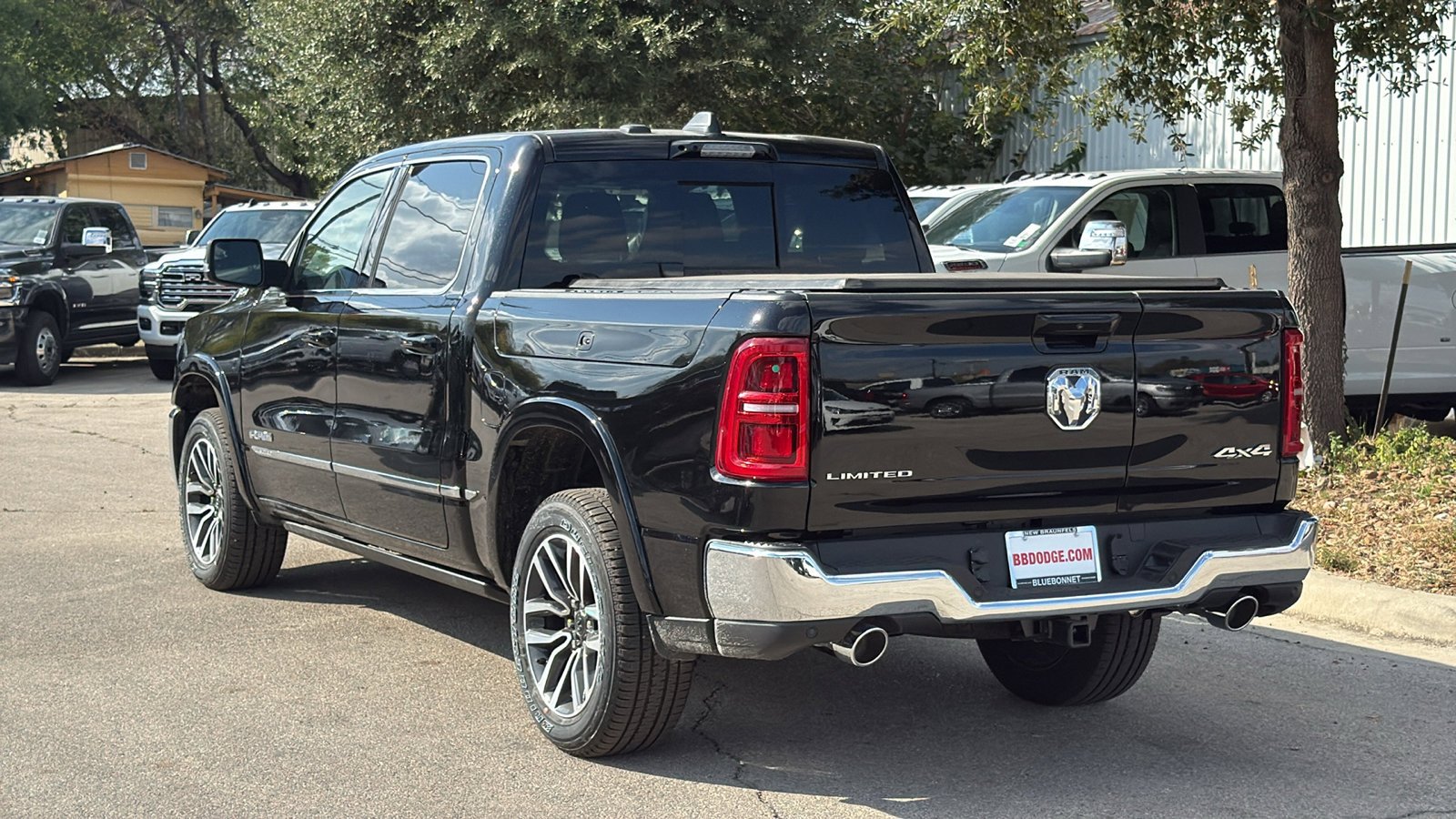 New 2026 Diamond Black Crystal Pearl-Coat Exterior Paint RAM Limited image 3
