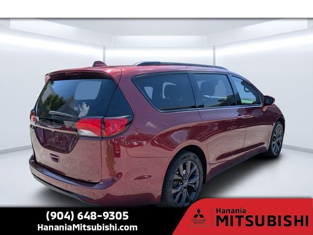 Used 2020 Red Chrysler Touring L image 3