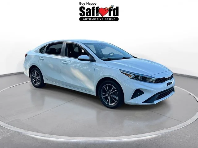 Used 2023 White Kia LXS image 6