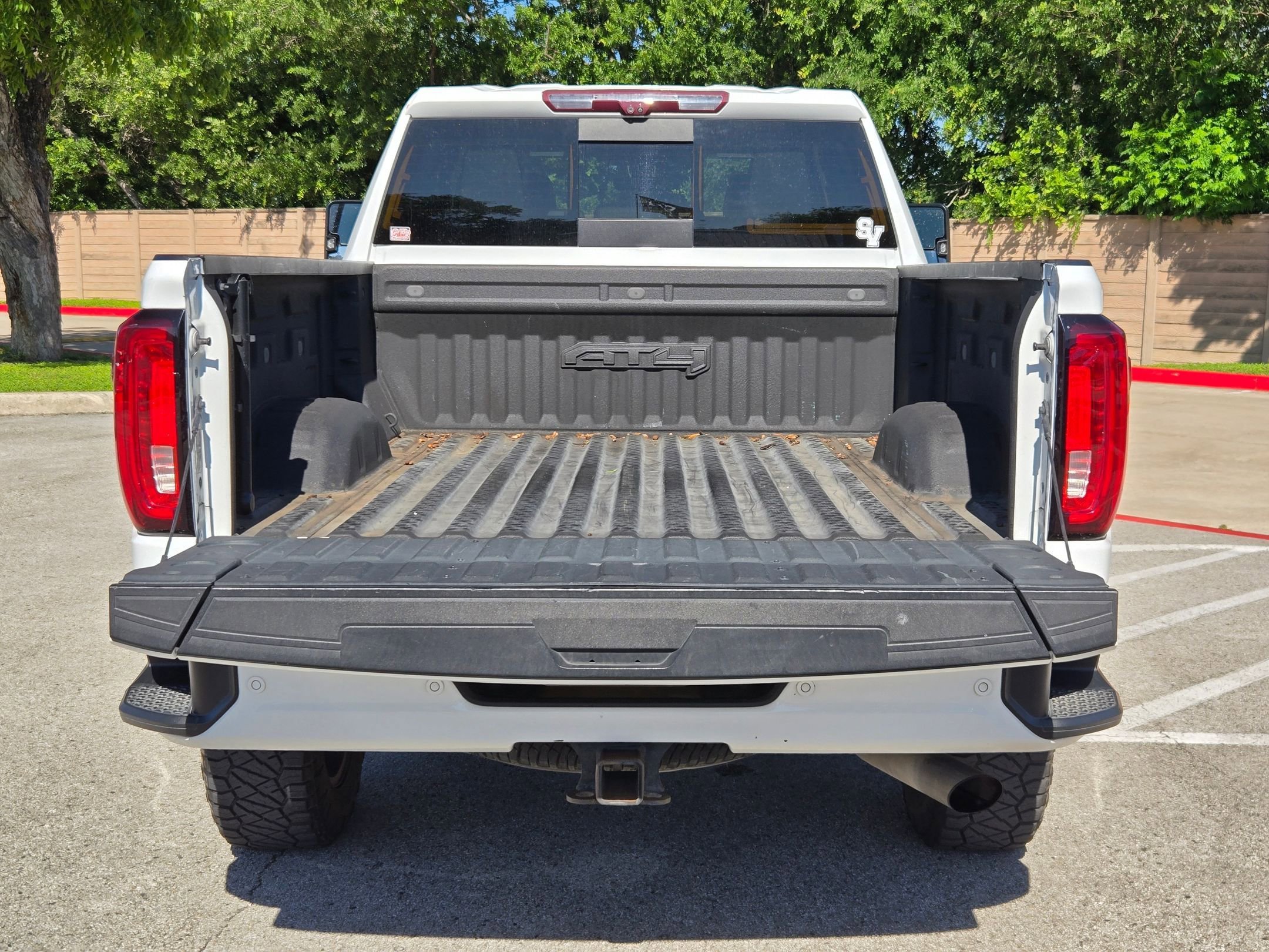 Used 2022 Summit White GMC AT4 image 24