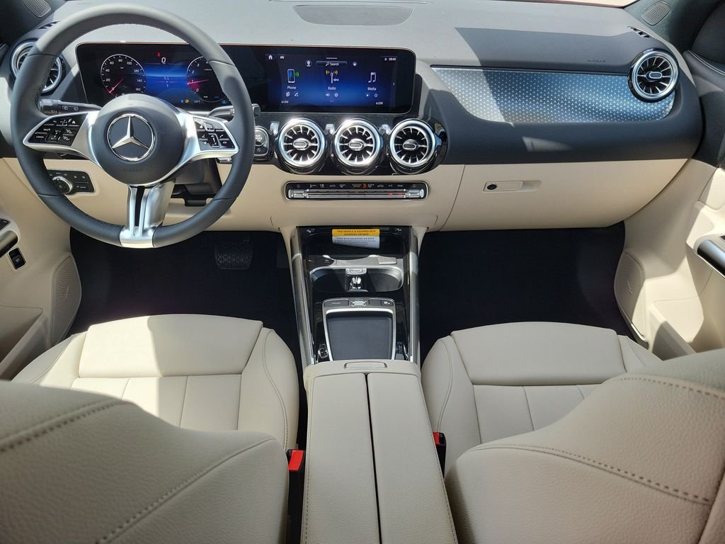 New 2026 MANUFAKTUR Patagonia Red Metallic Mercedes-Benz GLA 250 image 12