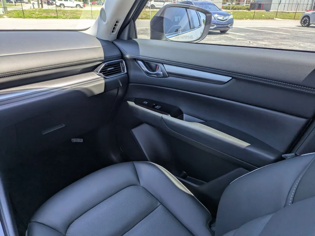 Used 2025 Platinum Mazda 2.5 S Select Package image 18