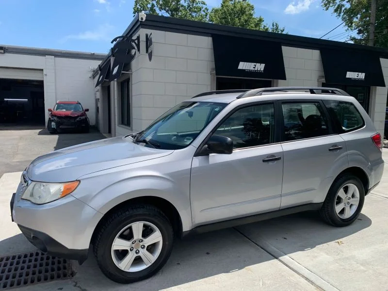 Used 2012 Silver Subaru 2.5X Sport Utility 4D image 5