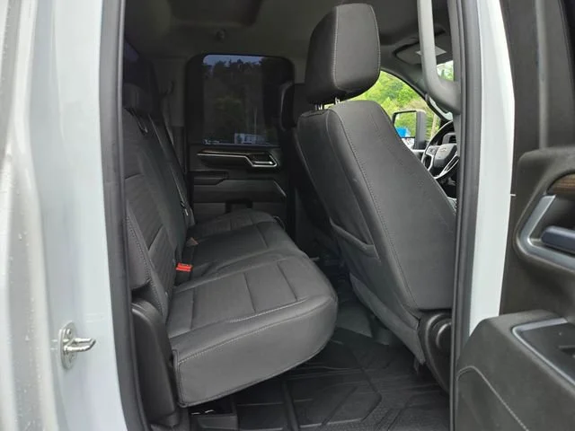 Used 2024 Summit White Chevrolet LT image 19