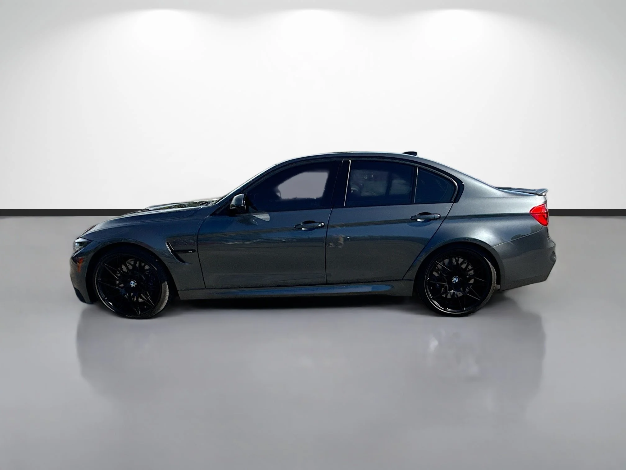 Used 2018 Mineral Gray Metallic BMW Competition image 6