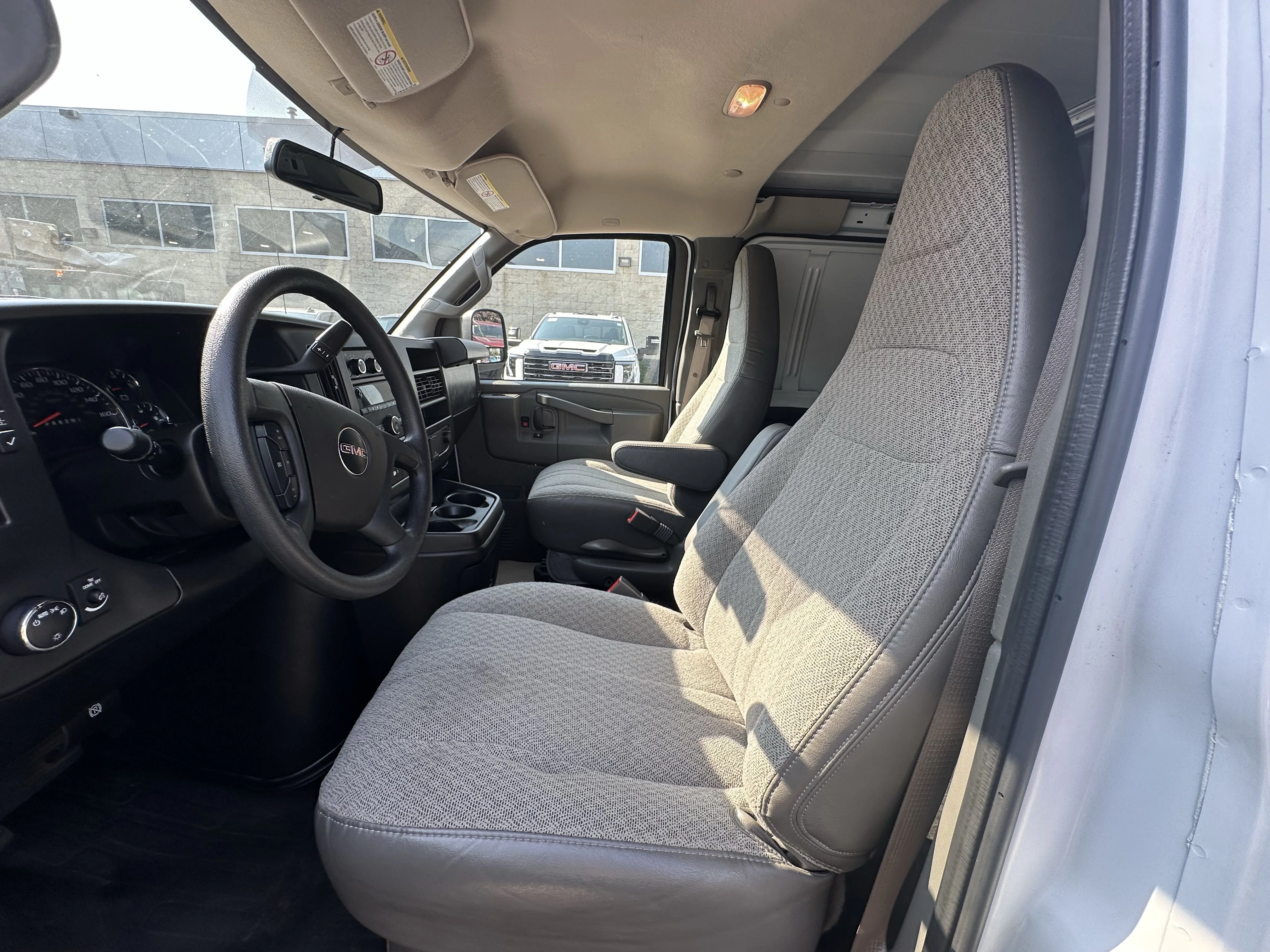 Certified Used 2025  GMC Work Van image 10