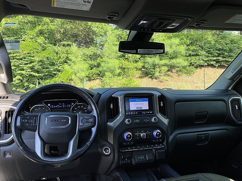 Used 2021 White Frost Tricoat GMC Denali image 20