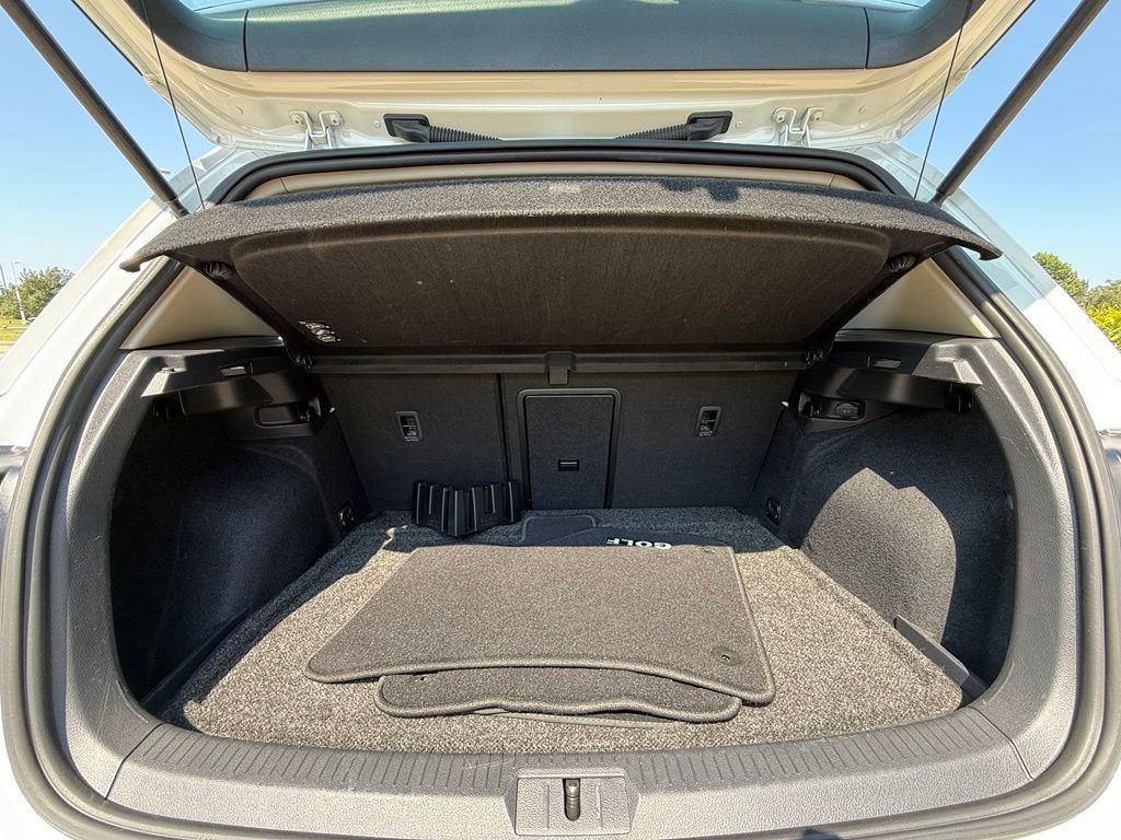Used 2019 White Volkswagen  image 23