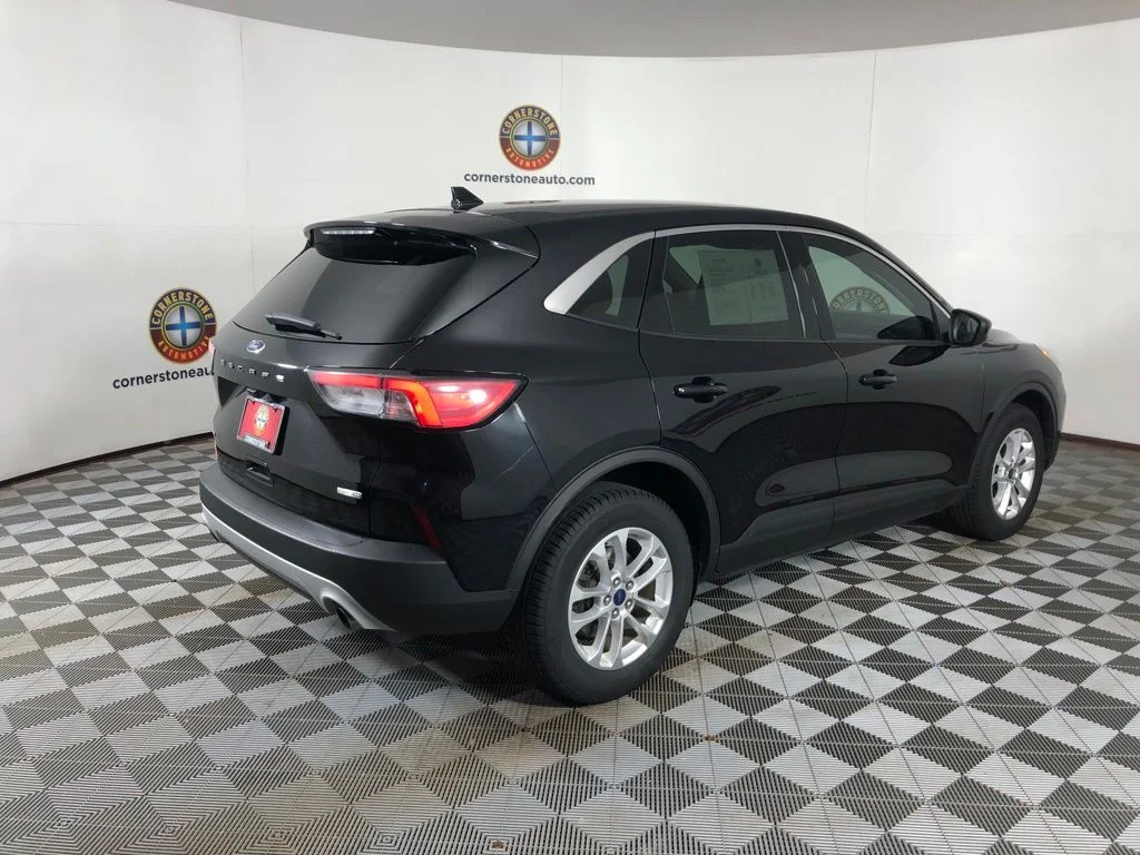 Used 2020 Black Ford SE image 16