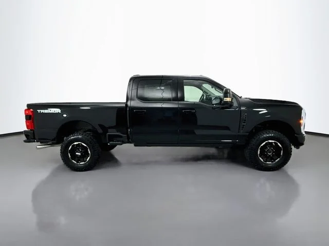 New 2027 Agate Black Metallic Ford F-250® Lariat® image 8