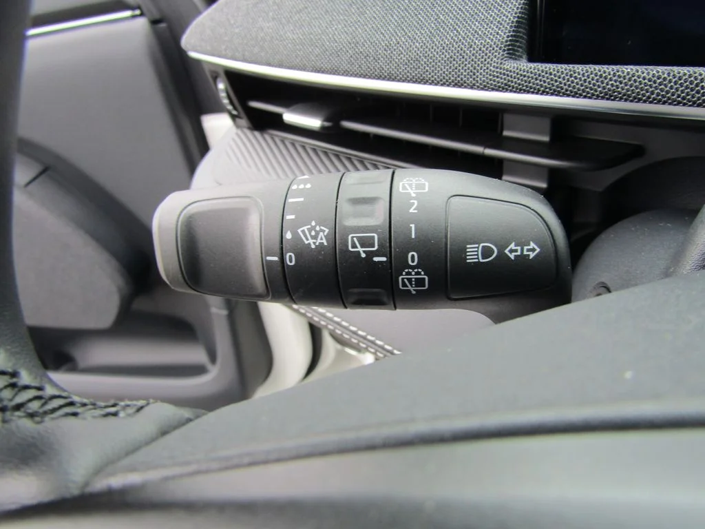 Used 2025 Star White Ford Premium image 23