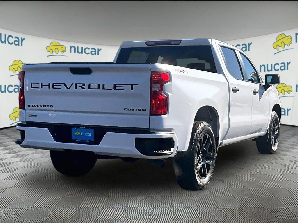 Used 2023 White Chevrolet Custom image 6