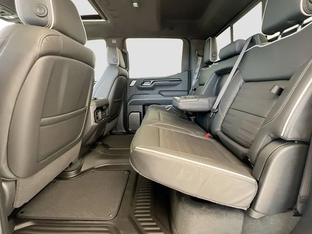 2026 GMC Sierra 1500 AT4X - Photo 17
