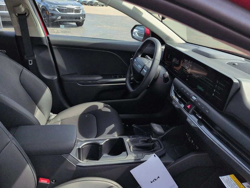 New 2026 Currant Red Kia EX image 7