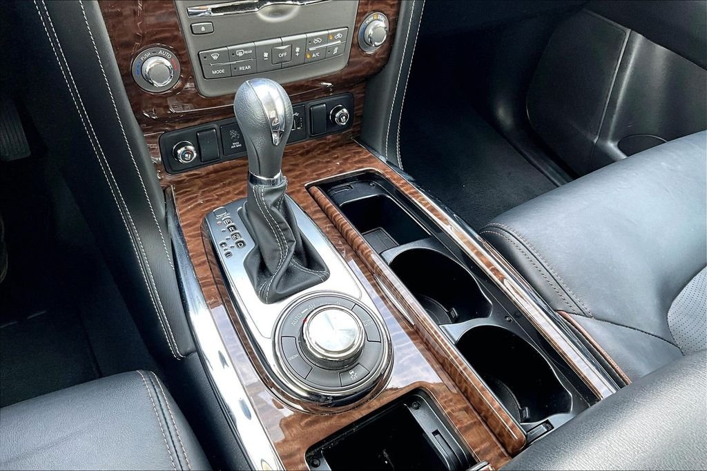 Used 2019 White Nissan Platinum image 25