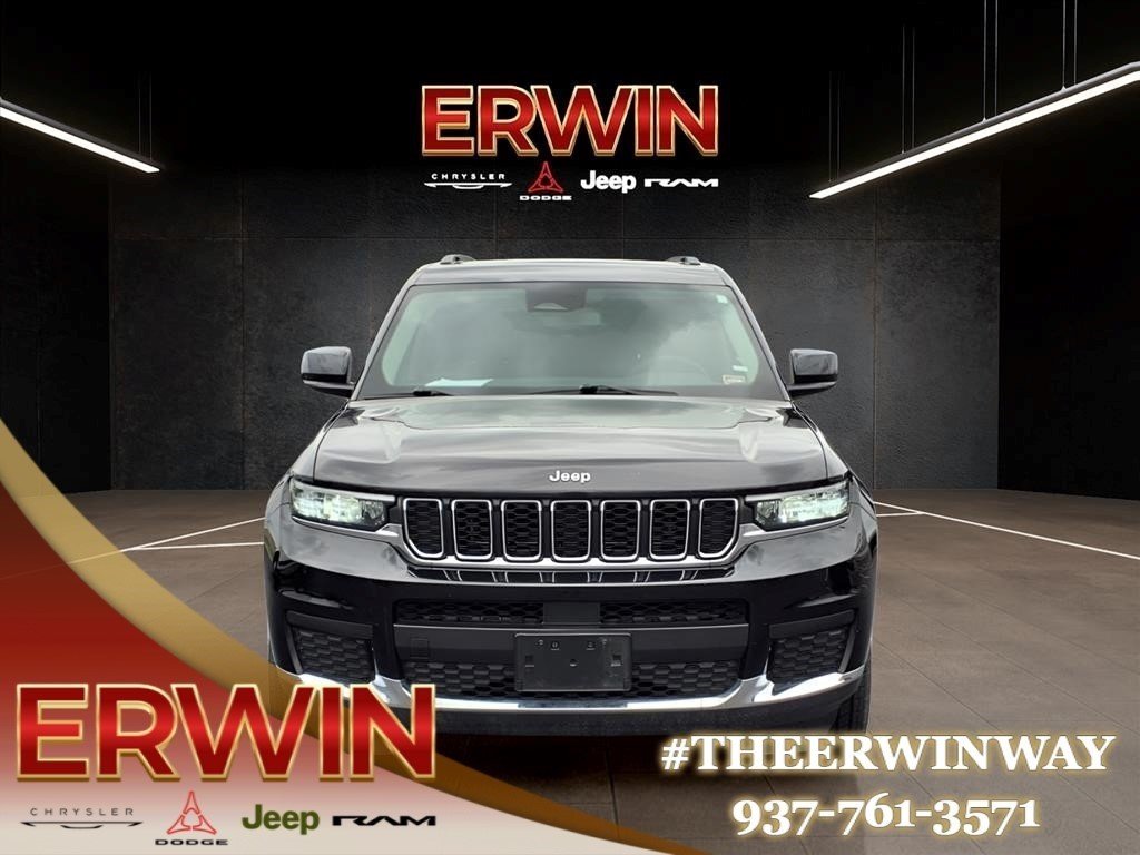 Used 2023 Black Jeep Laredo image 9