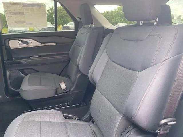 New 2026 Space White Metallic Ford Active image 33
