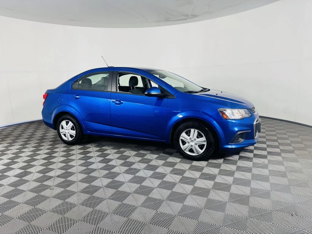 Used 2018 Blue Chevrolet LS image 2