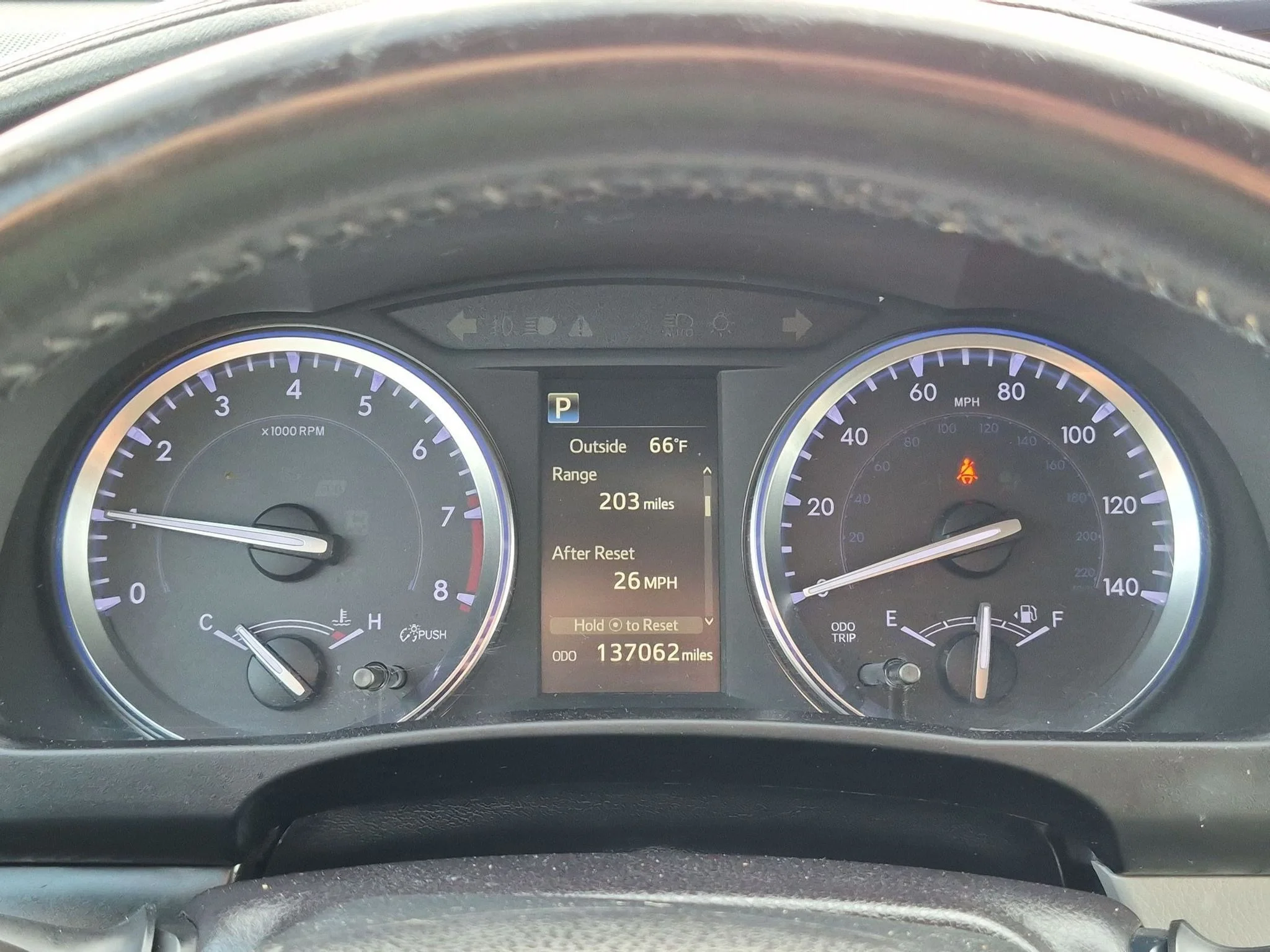 Used 2018 Blizzard Pearl Toyota XLE image 11