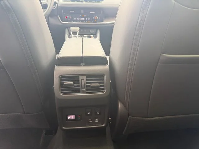 2026 Nissan Rogue Platinum - Photo 9