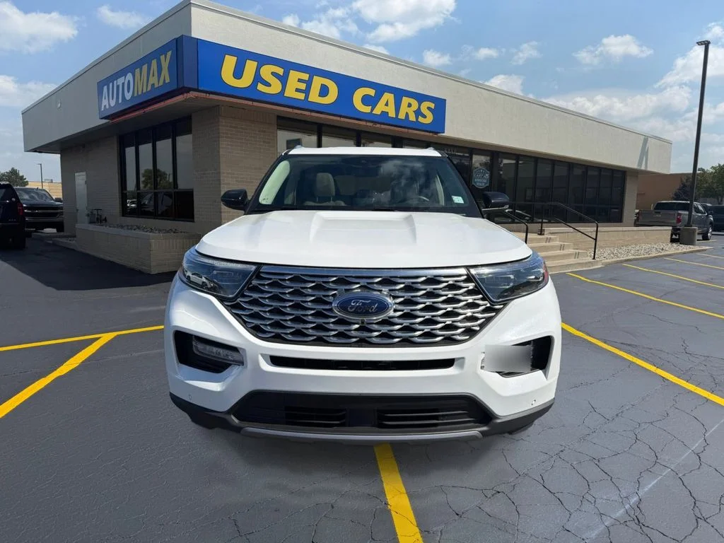Used 2020 White Metallic Ford Platinum image 3