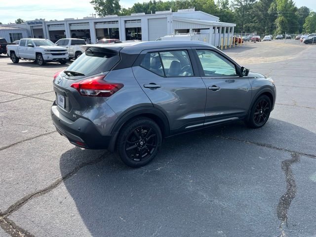 Used 2020 Gray Nissan SR image 3