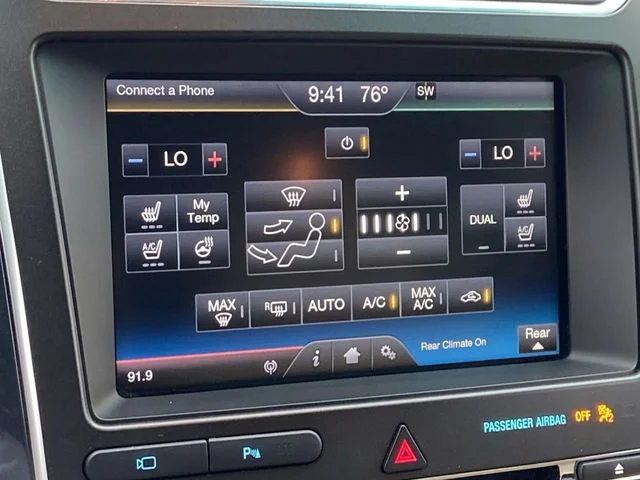 Used 2016 White Ford Limited image 29
