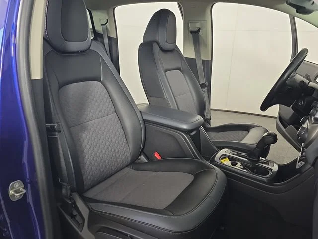 Used 2017 LASER BLUE METALLIC Chevrolet 4WD Z71 image 32