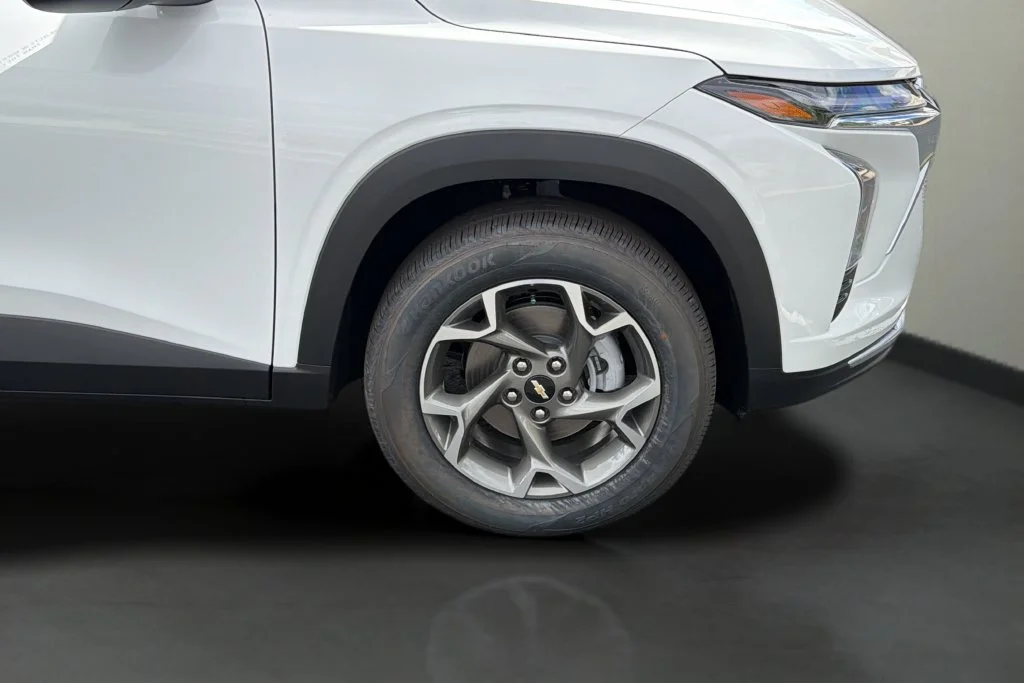 New 2026 Summit White Chevrolet LT image 9