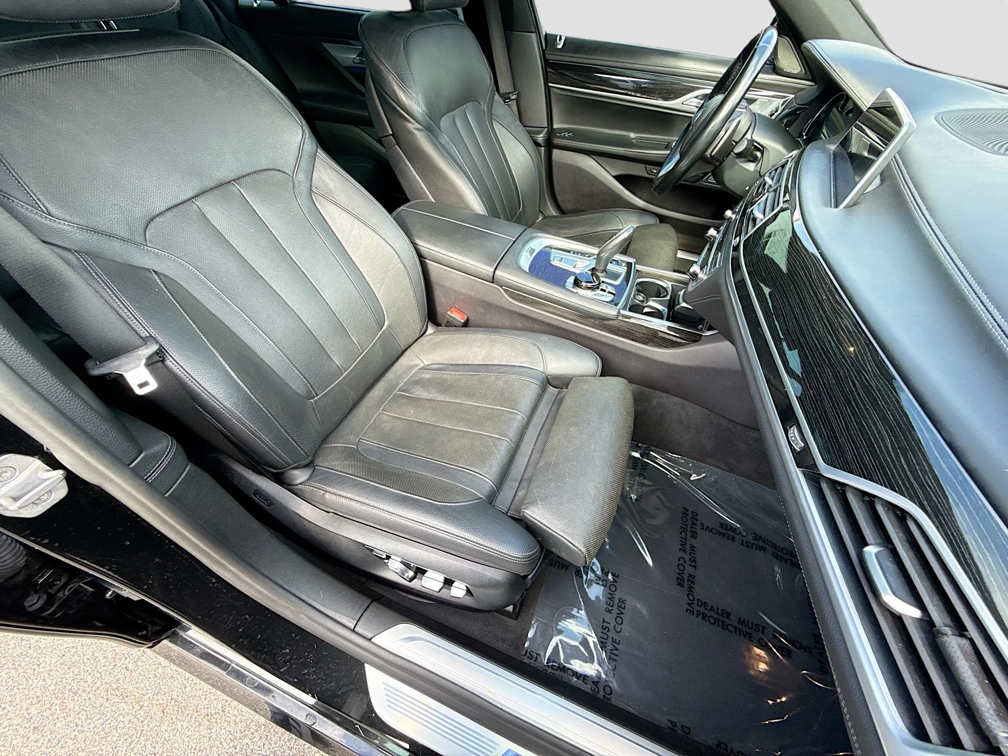 Used 2019 Black Sapphire Metallic BMW 740i image 15