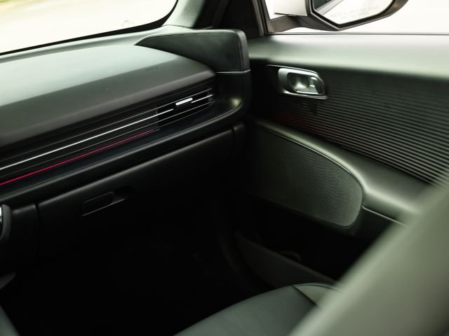 Used 2023 Gravity Gold Matte Hyundai SEL image 25