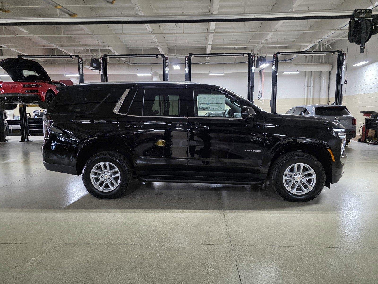 2027 Chevrolet Tahoe LT - Photo 8