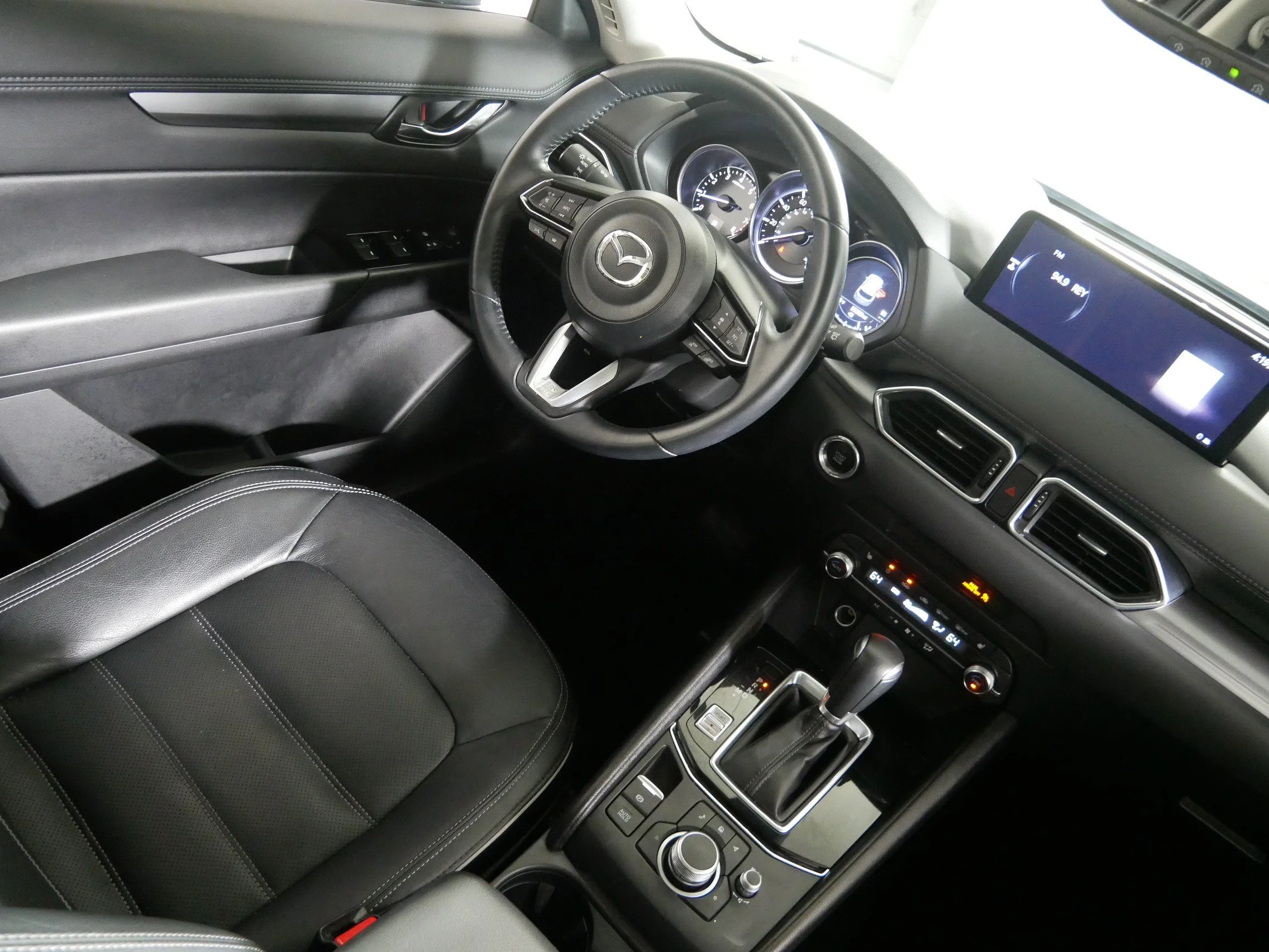 Used 2025 Jet Black Mica Mazda 2.5 S Preferred Package image 9