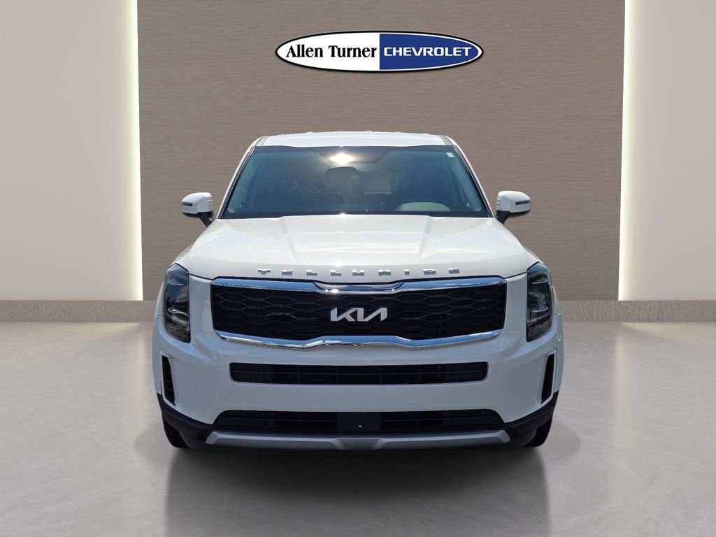 Used 2022 White Kia LX image 4
