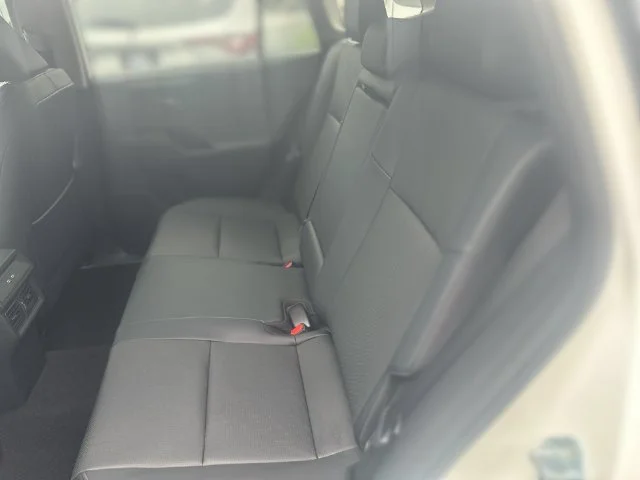 Used 2026 Off-white Toyota XLE Premium image 30
