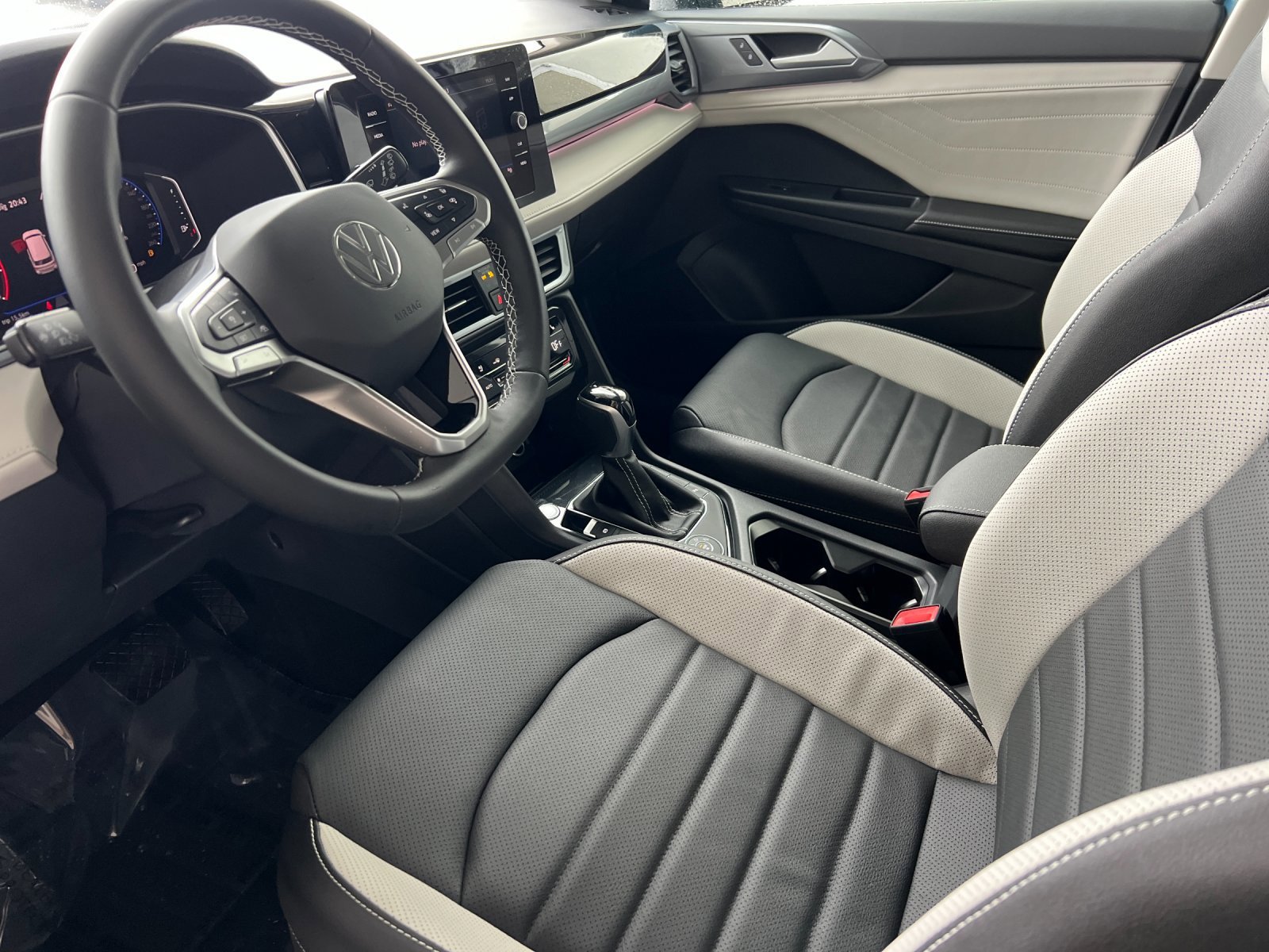 New 2026 Monterey Blue Pearl Volkswagen SEL image 9