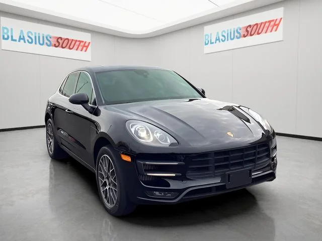 2016 Porsche Macan Turbo's photo