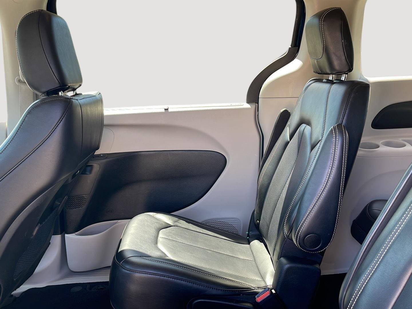 2023 Chrysler Pacifica Touring L - Photo 14