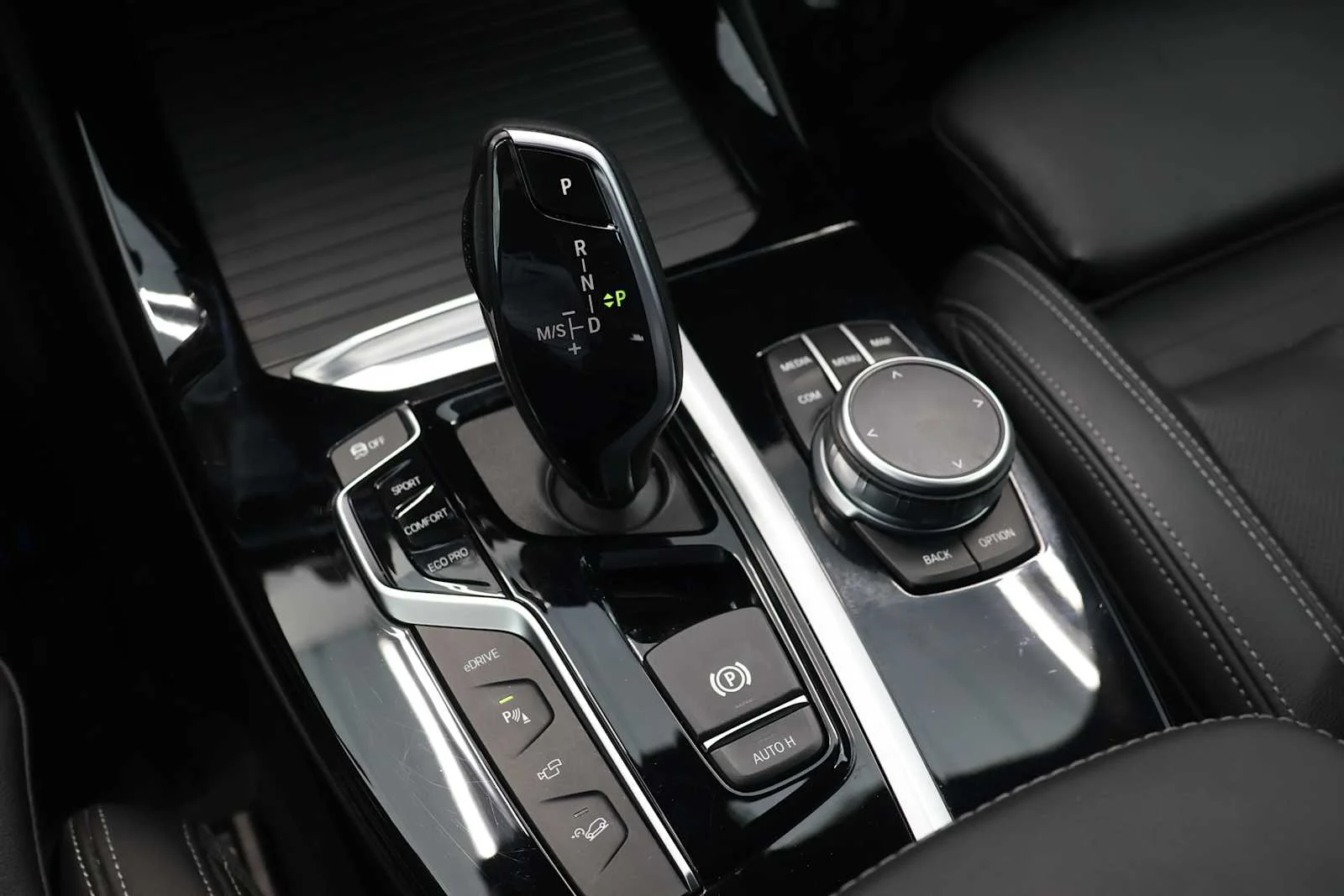 Used 2021 Phytonic Blue Metallic BMW xDrive30e image 21