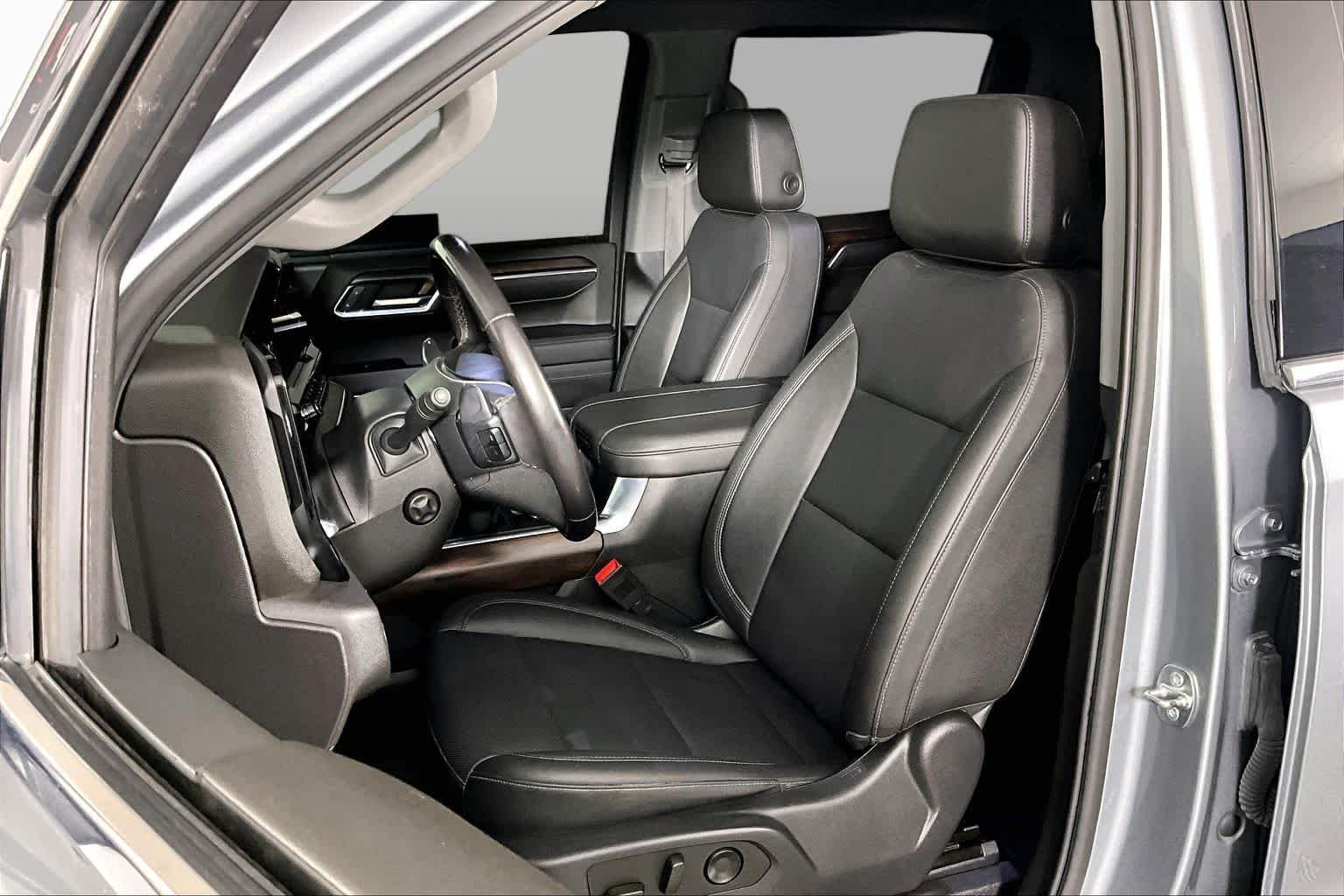 Used 2023 Sterling Metallic GMC SLT image 8